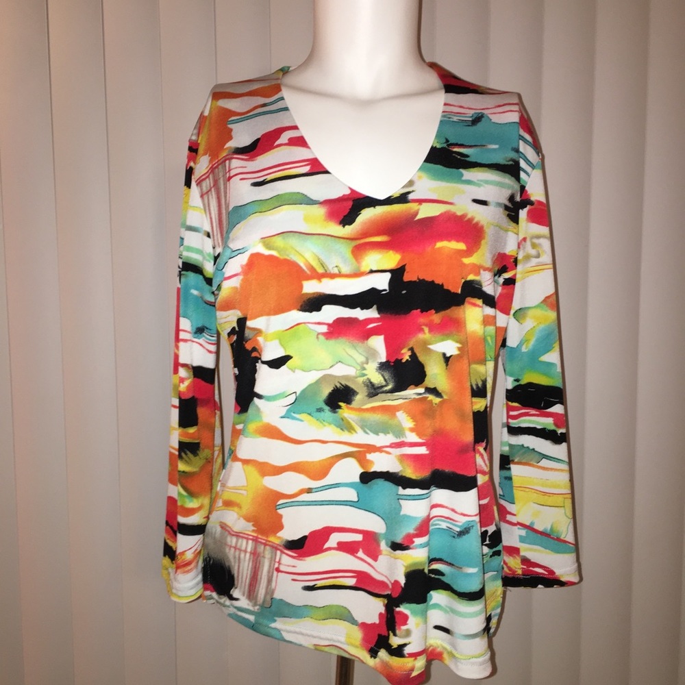 GORGEOUS V-NECK COLORFUL TOP WITH 3/4 SLEEVES